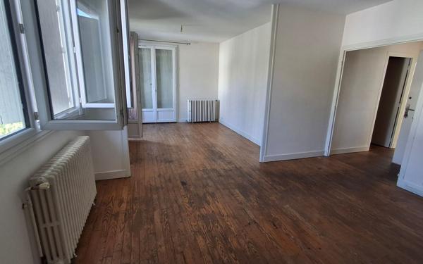 Immeuble à vendre    8 pièces •  Périgueux