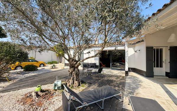 Maison à vendre    5 pièces •  Le Bois-Plage-en-Ré
