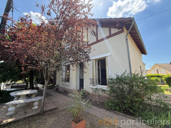 Vente
                Maison102 m² - 6 Pièces -
                    SAINT AMAND MONTROND (18200)