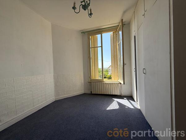 Vente
                Maison102 m² - 6 Pièces -
                    SAINT AMAND MONTROND (18200)