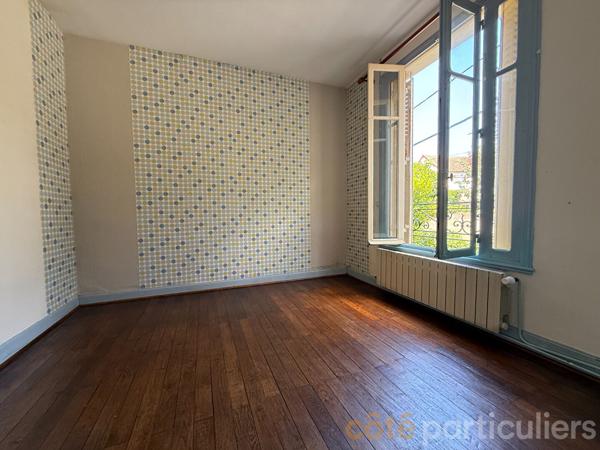 Vente
                Maison102 m² - 6 Pièces -
                    SAINT AMAND MONTROND (18200)