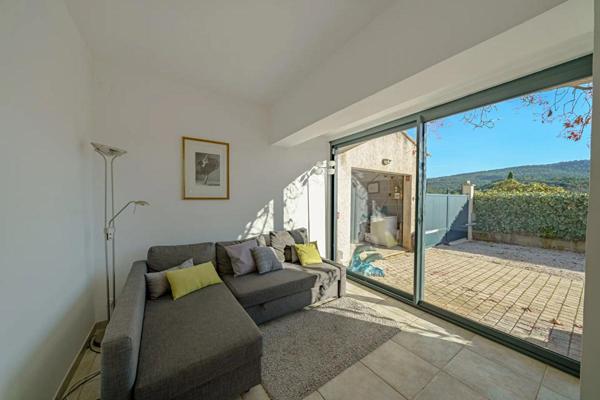 Maison Cuges Les Pins 6 pièce(s) 152 m2