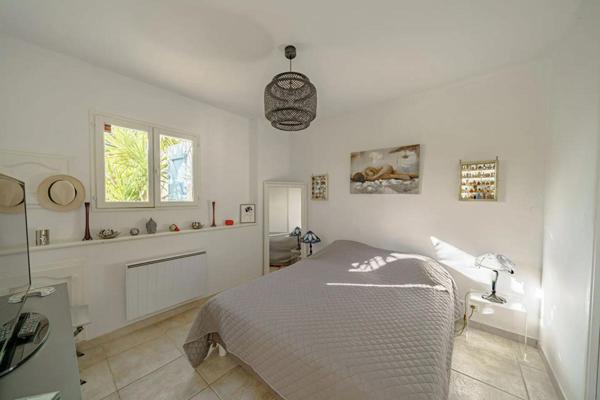 Maison Cuges Les Pins 6 pièce(s) 152 m2