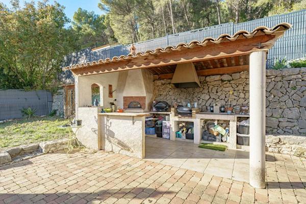 Maison Cuges Les Pins 6 pièce(s) 152 m2