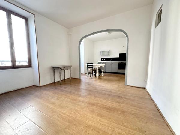 A VISITER SUR CAVAILLON, CENTRE VILLE APPARTEMENT DE 36 M² ENV.