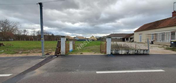 Terrain constructible au centre de Saint Martin En Bresse  de 942 m2