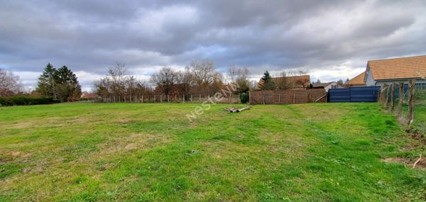 Terrain constructible au centre de Saint Martin En Bresse  de 942 m2