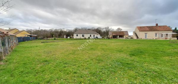 Terrain constructible au centre de Saint Martin En Bresse  de 942 m2