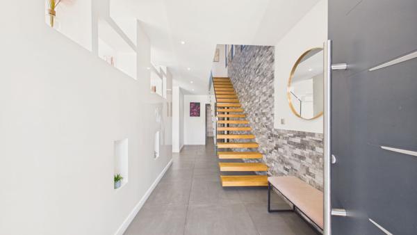 Maison neuve construction RT2020 avec pisicine. Arbonne