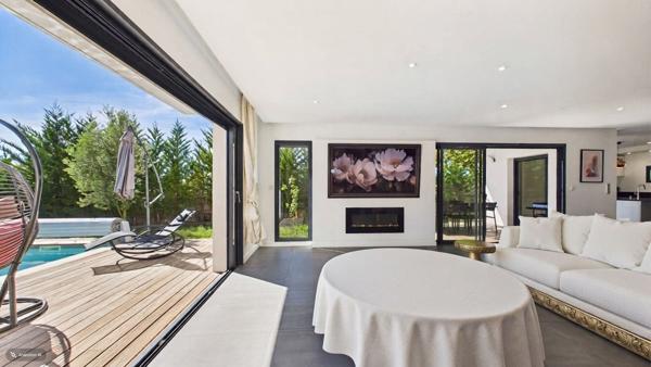 Maison neuve construction RT2020 avec pisicine. Arbonne