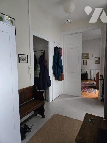 PROCHE CENTRE VILLE, Avec jolie vue Vilaine,, dans immeuble de caractère,  Bel appartement  de ...