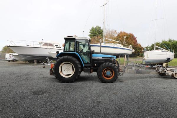 HANGAR 1000M² SUR TERRAIN DE 2500M² à vendre PORT DES BARQUES (17)