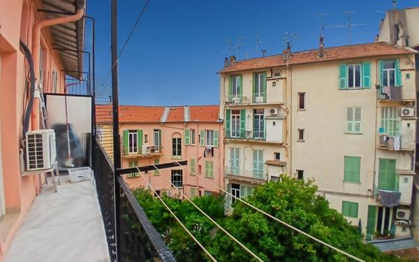 Appartement à vendre    3 pièces • 51,57 m2 Menton
