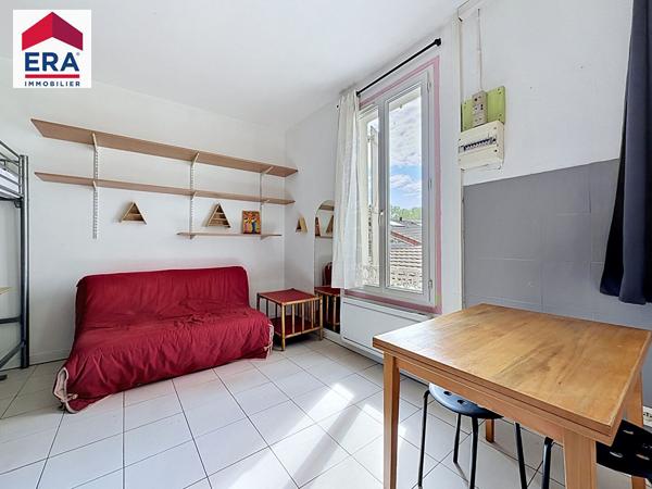 STUDIO 23M² - 150m de Paris