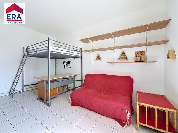 STUDIO 23M² - 150m de Paris