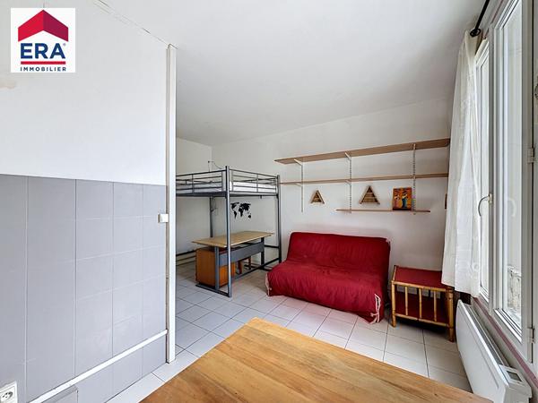 STUDIO 23M² - 150m de Paris