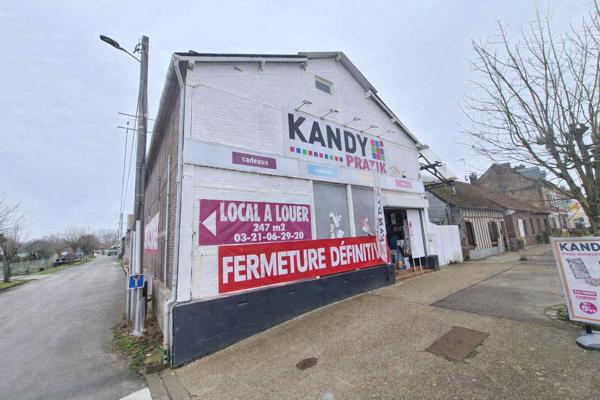 RUE - centre-ville - local commercial