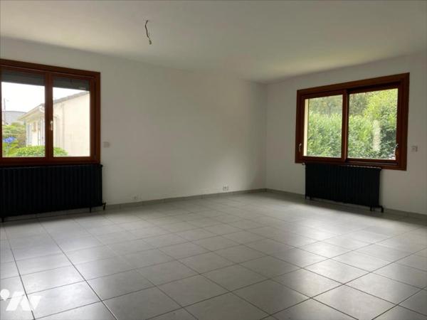 Maison avec chambre et salle d'eau de plain pied