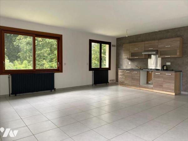 Maison avec chambre et salle d'eau de plain pied