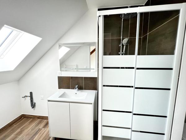 Saint-Nazaire –Studio rénové avec parking et cave