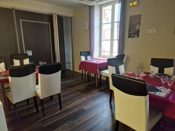 Dpt Vosges (88), à vendre proche de VITTEL & NEUFCHATEAU MURS & FONDS BAR RESTAURANT IMMEUBLE