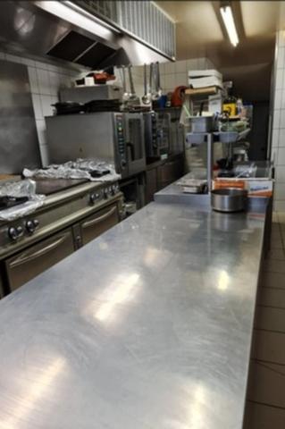 Dpt Vosges (88), à vendre proche de VITTEL & NEUFCHATEAU MURS & FONDS BAR RESTAURANT IMMEUBLE