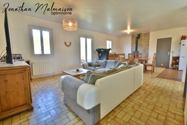 Pavillon familial avec double garage – Entre Verneuil-sur-Avre et Breteuil