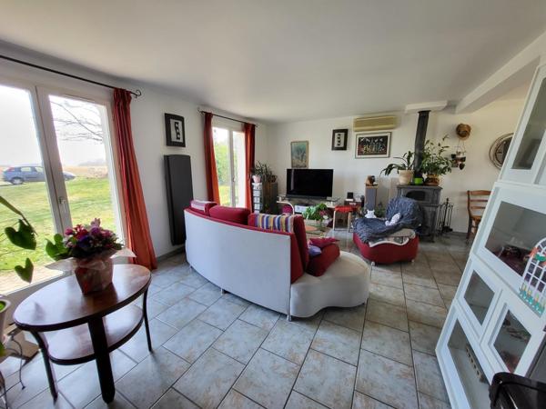 Maison 7 pièces au calme sur grand terrain arboré. CALME ABSOLU ! Vue exceptionnelle !