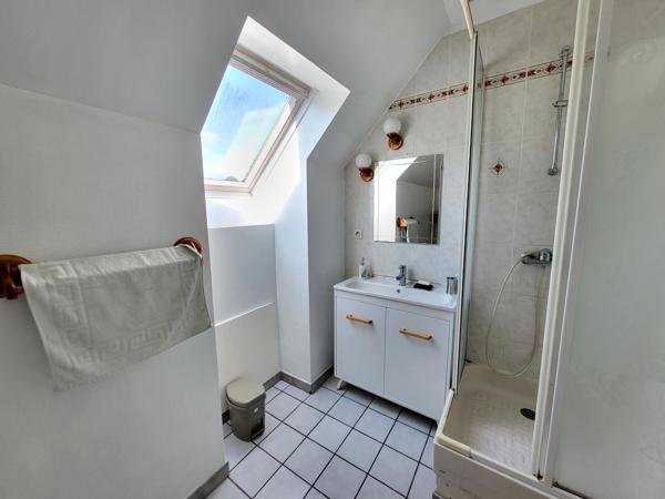 Maison 7 pièces au calme sur grand terrain arboré. CALME ABSOLU ! Vue exceptionnelle !