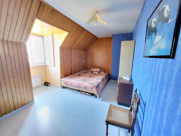 Maison 7 pièces au calme sur grand terrain arboré. CALME ABSOLU ! Vue exceptionnelle !