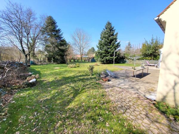 Maison 7 pièces au calme sur grand terrain arboré. CALME ABSOLU ! Vue exceptionnelle !