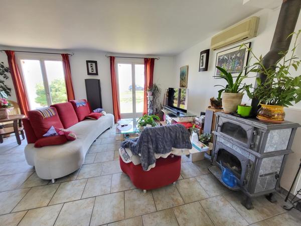 Maison 7 pièces au calme sur grand terrain arboré. CALME ABSOLU ! Vue exceptionnelle !