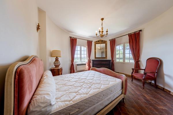 Maison d'exception, 8 pièces, quartier résidentiel (30)