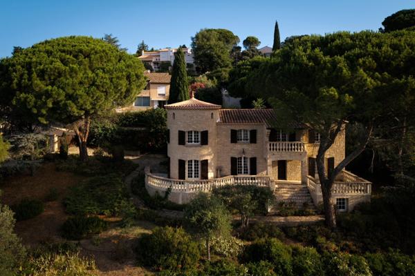 Maison d'exception, 8 pièces, quartier résidentiel (30)