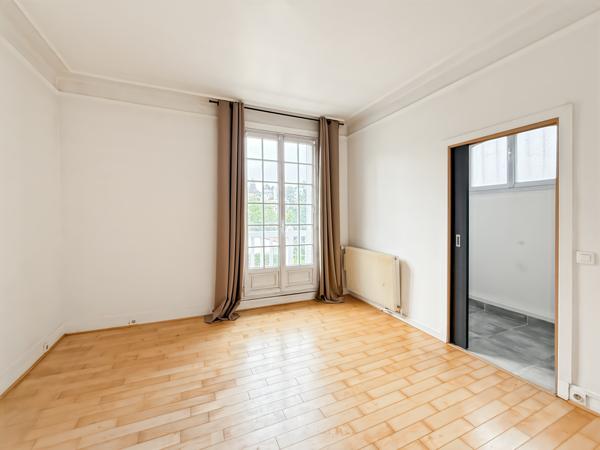 Maison
         8 pièces
        - 160 m² 890 000 €*