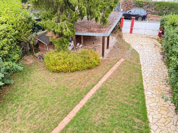 Maison
         8 pièces
        - 160 m² 890 000 €*