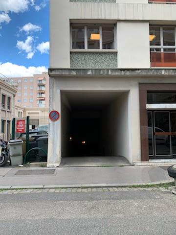 Parking · Location Villeurbanne (69100) 11m²