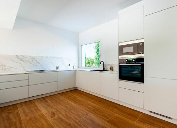 Maison à vendre    6 pièces •  Aix-en-Provence