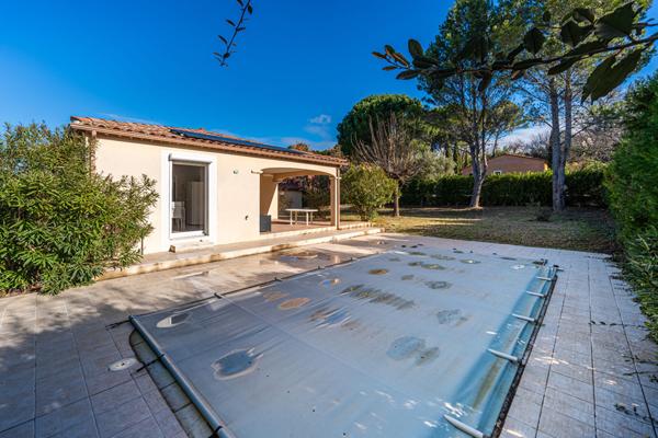 Maison à vendre à Carpentras - 6 pièces avec piscine