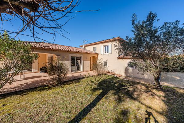 Maison à vendre à Carpentras - 6 pièces avec piscine