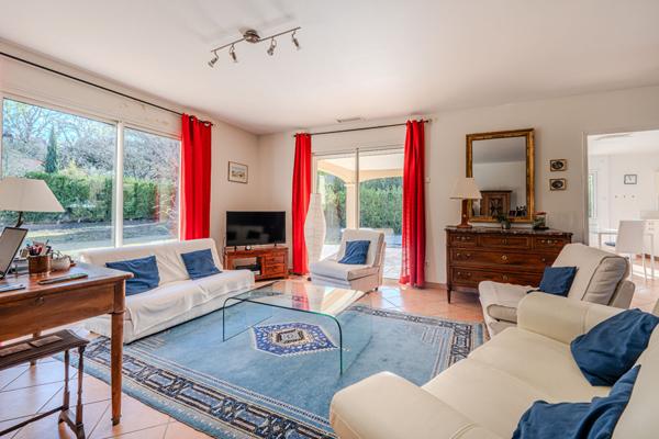 Maison à vendre à Carpentras - 6 pièces avec piscine