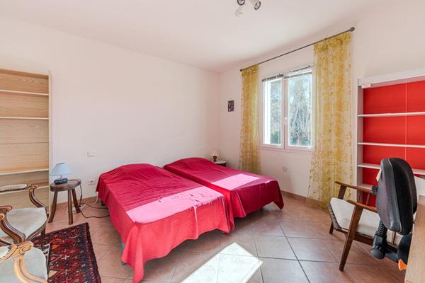 Maison à vendre à Carpentras - 6 pièces avec piscine