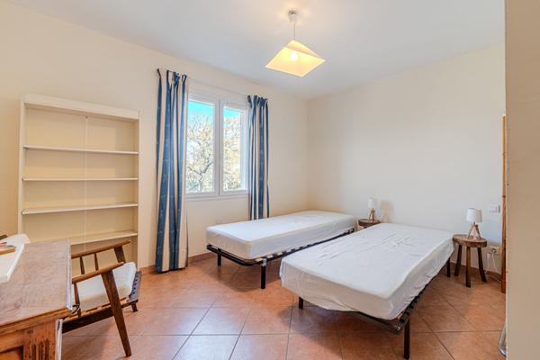 Maison à vendre à Carpentras - 6 pièces avec piscine