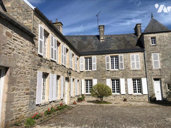 ENSEMBLE IMMOBILIER AU COEUR DU VILLAGE