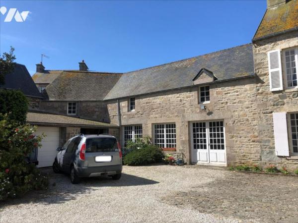 ENSEMBLE IMMOBILIER AU COEUR DU VILLAGE