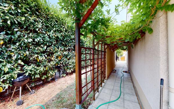 Maison à vendre    4 pièces •  Vaulx-en-Velin