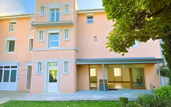 Maison à vendre    7 pièces • 267 m2 Bourg-en-Bresse