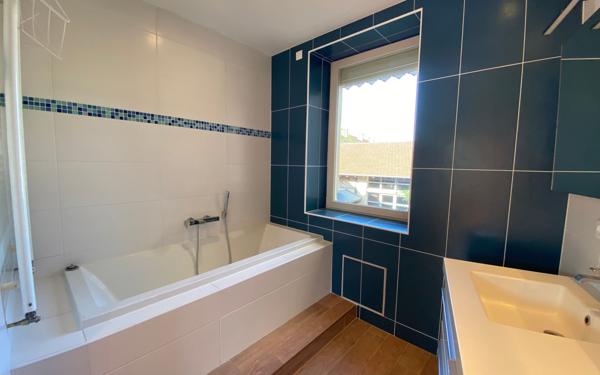 Maison à vendre    7 pièces • 267 m2 Bourg-en-Bresse