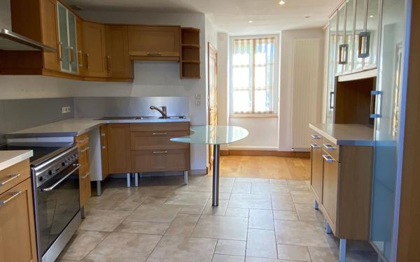 Maison à vendre    7 pièces • 267 m2 Bourg-en-Bresse