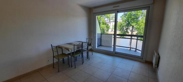 Studio avec balcon - LAVAL - Proche Avesnières